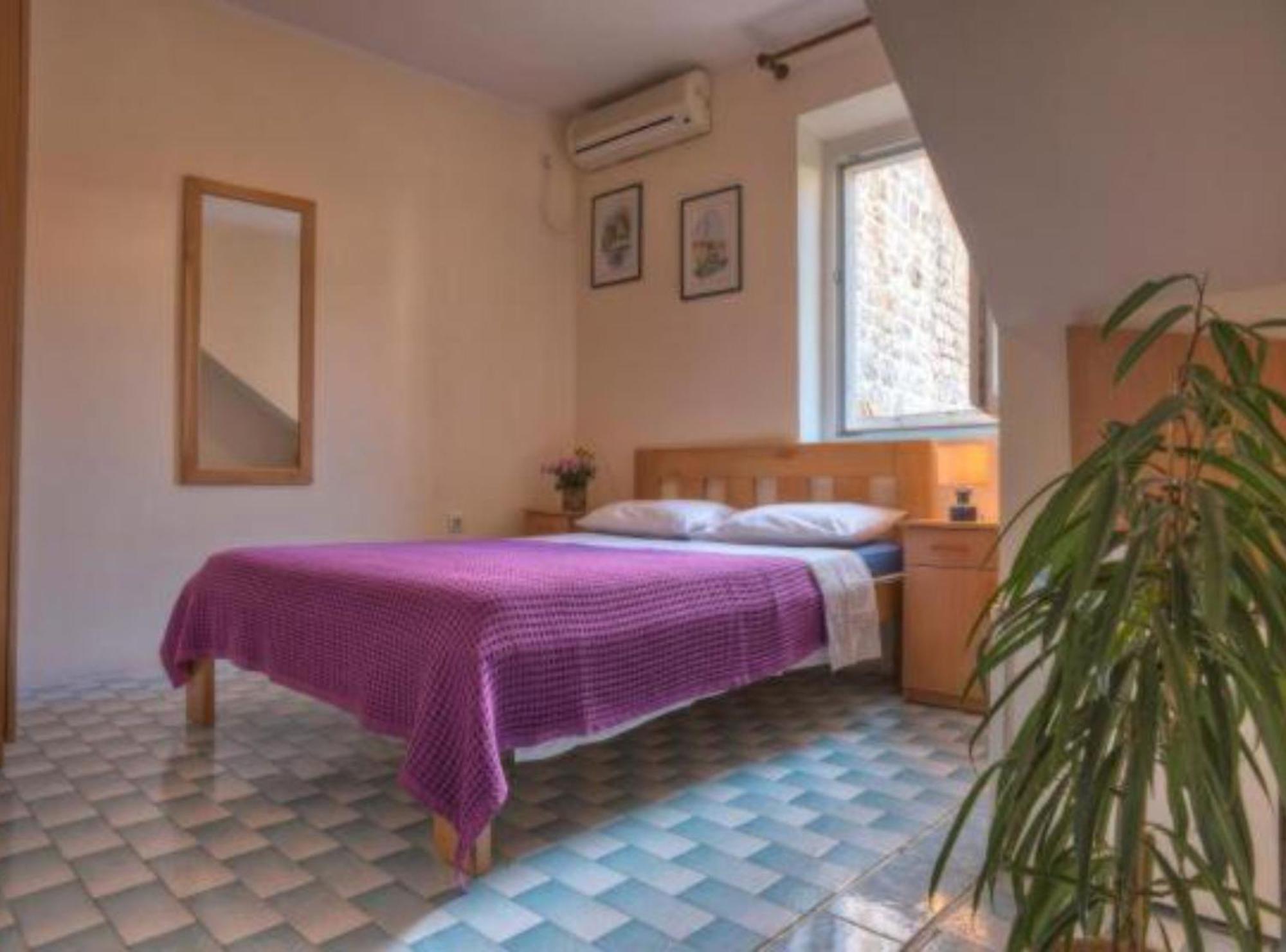 Quaint & Affordable In Traditional Stone House Gostinjska kuća Budva